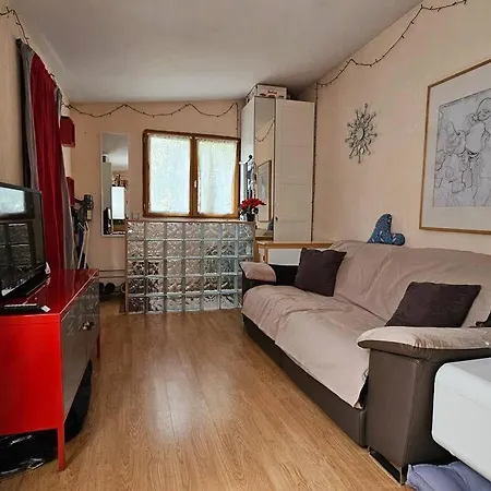 Petite Maison Avec Terrasse 別荘 ブゾン