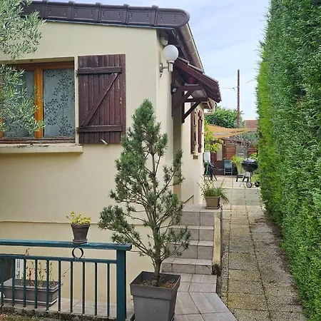 Petite Maison Avec Terrasse 別荘 *